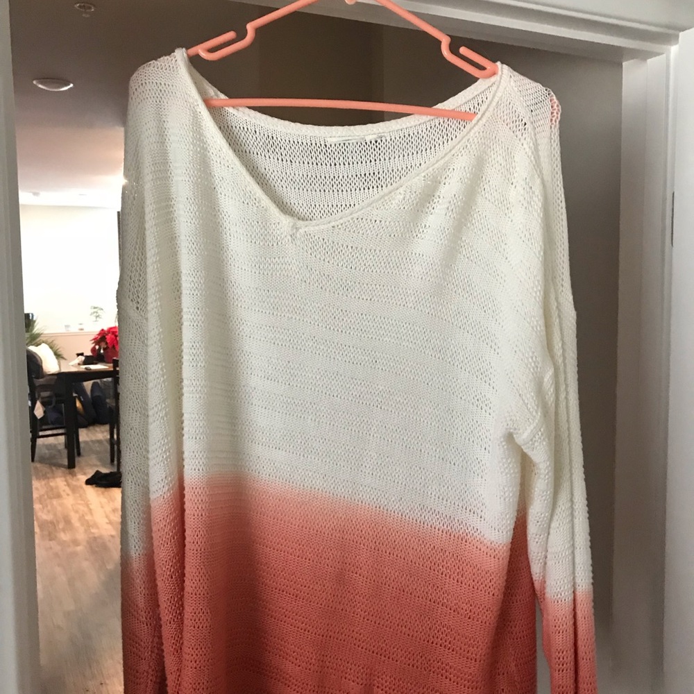 Off the shoulder Free the people No Tags sweater.